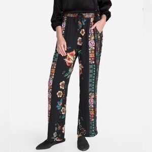 Johnny Was Floral Pants 
Sz: Small